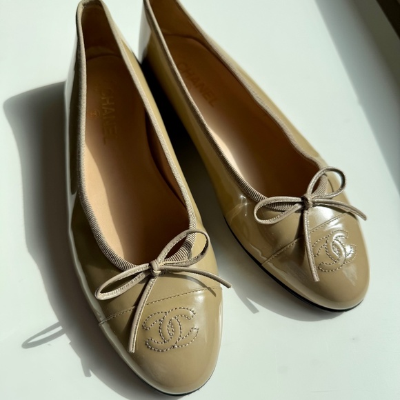 Chanel Authentic Beige Tan Interlocking CC Ballet Flats US 10.5  (EUC 41 1/2) - Picture 1 of 15